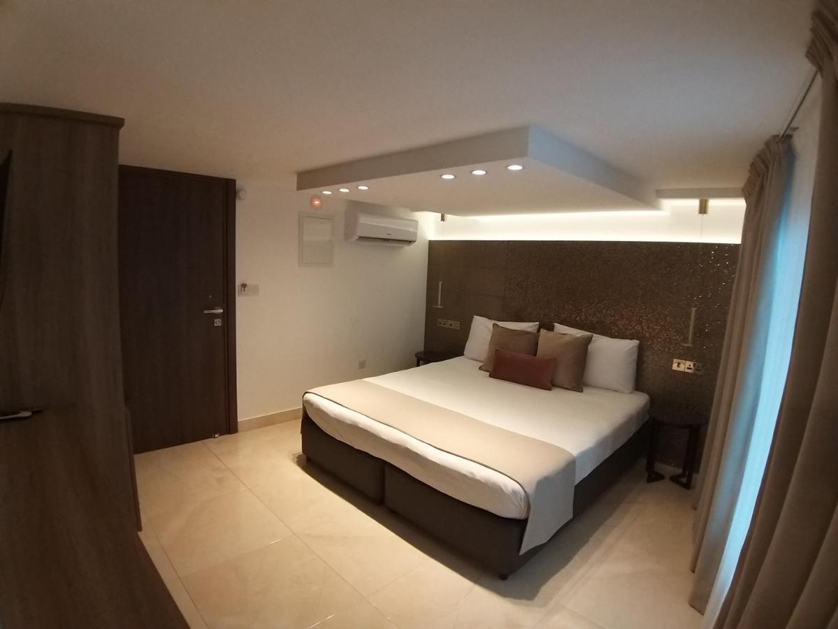 Tuck Inn Larnaca Buitenkant foto